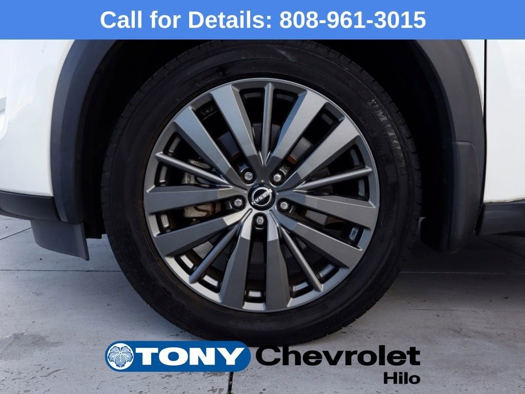 2022 Nissan Pathfinder SL