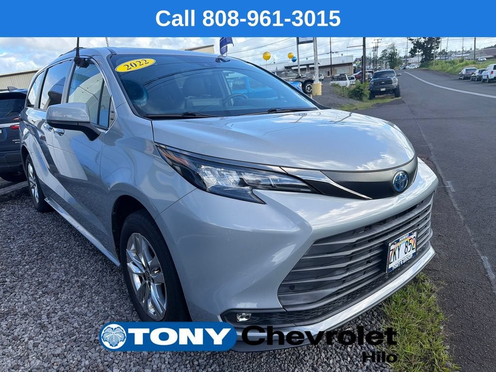 2022 Toyota Sienna XLE Woodland Edition