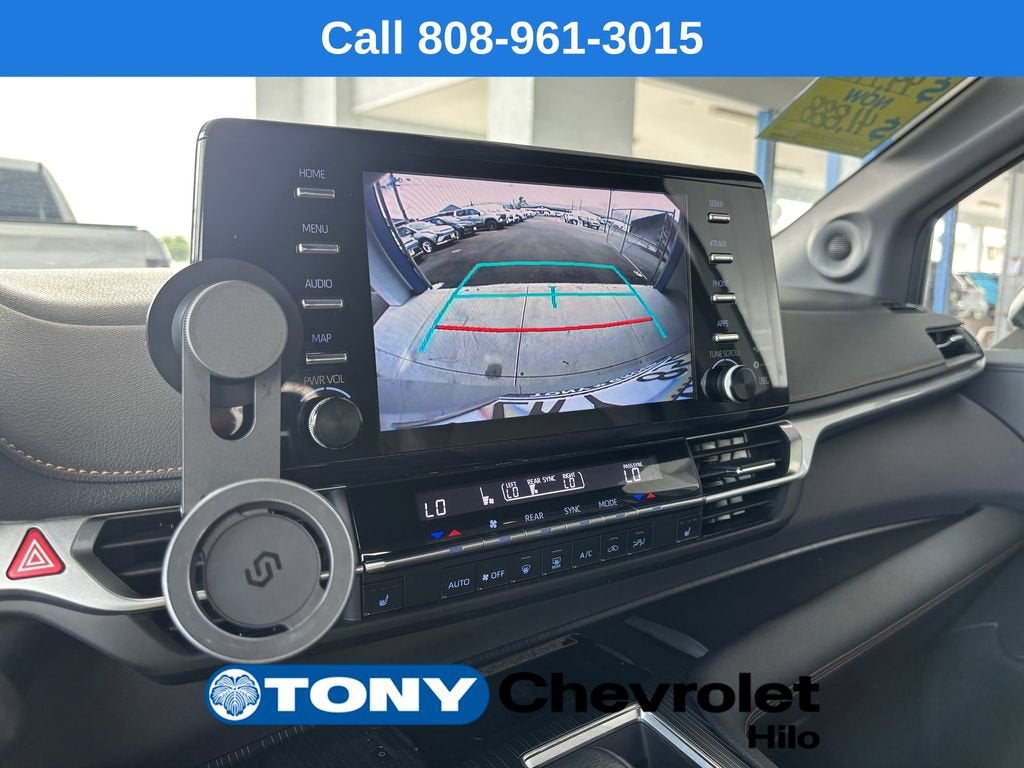 2022 Toyota Sienna XLE Woodland Edition