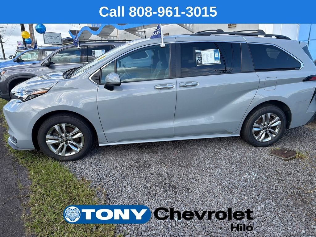 2022 Toyota Sienna XLE Woodland Edition