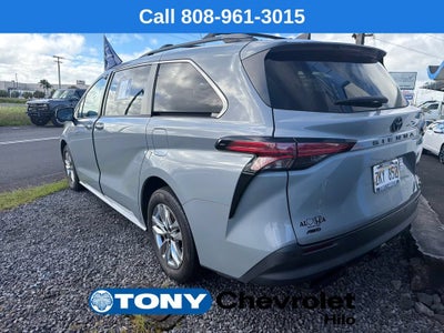2022 Toyota Sienna XLE Woodland Edition