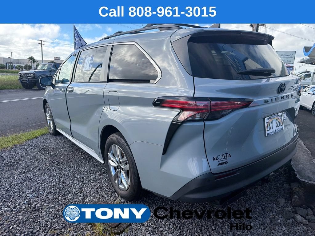 2022 Toyota Sienna XLE Woodland Edition