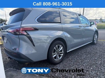 2022 Toyota Sienna XLE Woodland Edition