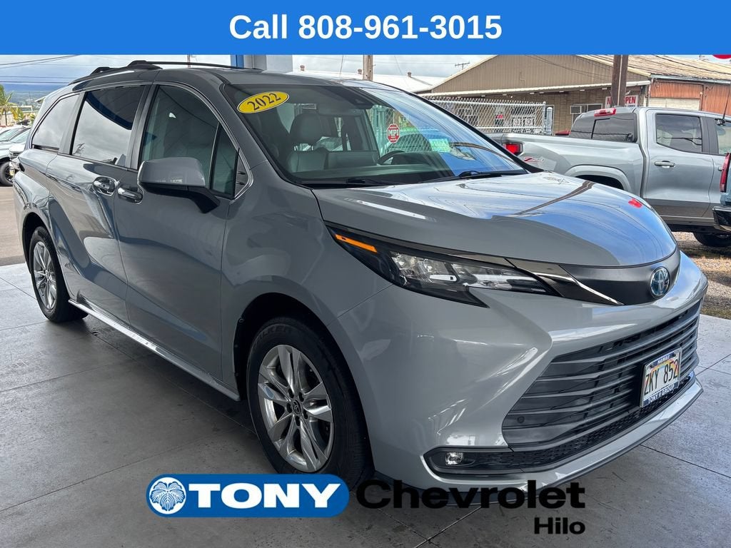 2022 Toyota Sienna XLE Woodland Edition