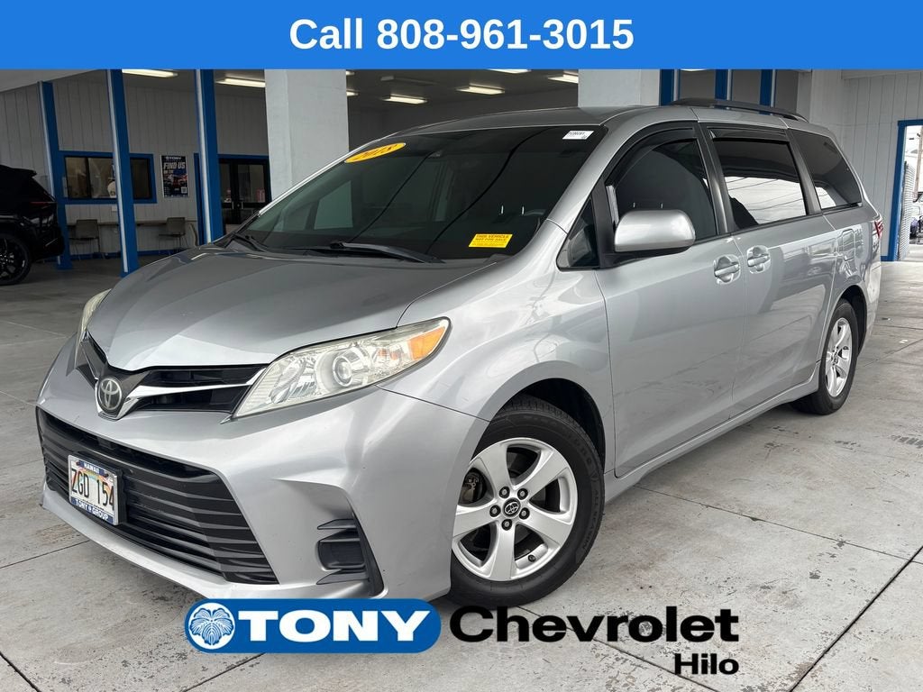 2018 Toyota Sienna at Tony Chevrolet Hilo, photo 1