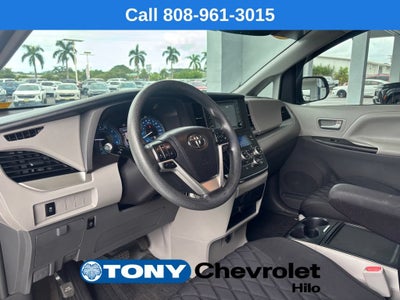 2018 Toyota Sienna LE 8 Passenger